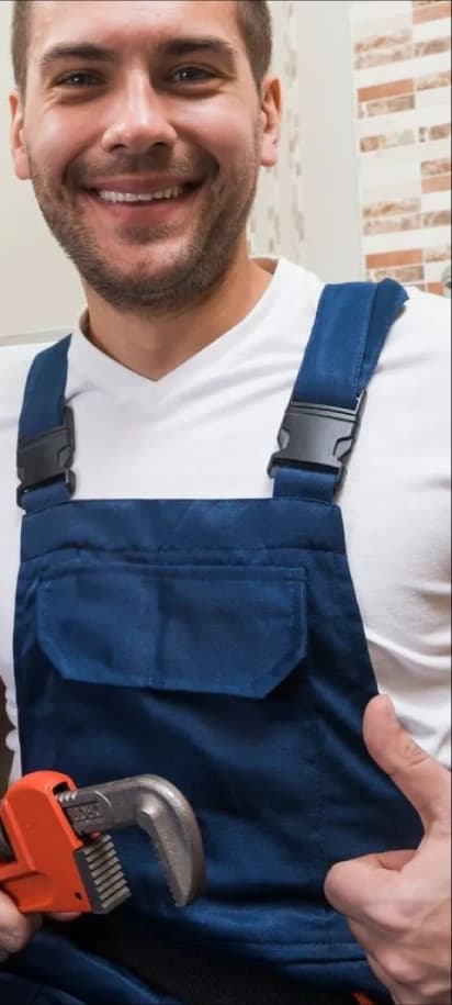 Photo d'un plombier ACK Artisanat intervenant en urgence